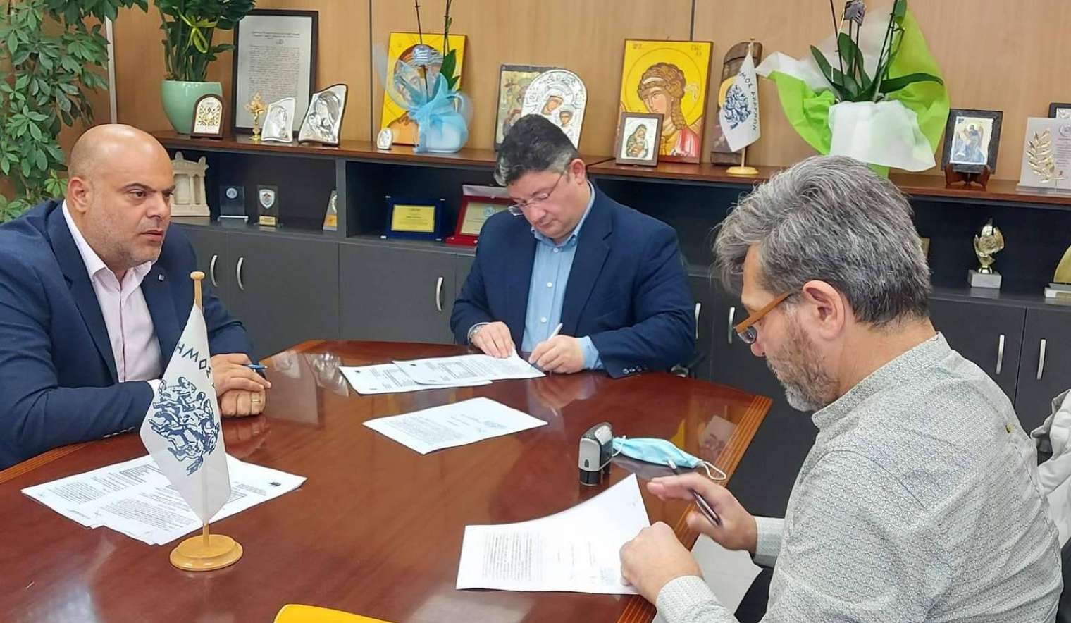 εργολάβοι εργολάβοι